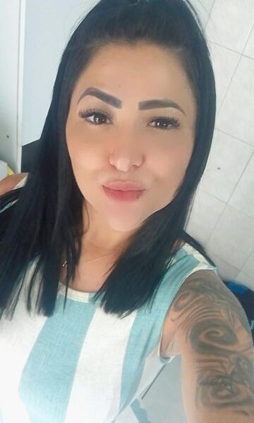 Olá. Sou uma acompanhante doce, simpática, educada e muito talentosa para o sexo. Sei exatamente o que fazer para te deixar louco de tesão na cama. Tenho local próprio bem confortável e discreto.Horário de atendimento: 24 horasCachê: R$ 250,00.
